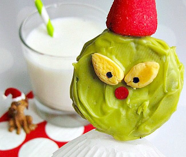 Grinch Oreo pops.