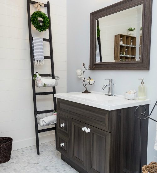 Beautiful and functional bathroom storage ideas. Love these! // cleanandscentsible.com