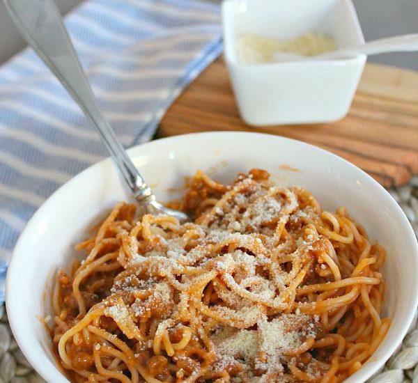 This creamy cheesy spaghetti sauce is the best out there! Simple to prepare and perfect for those busy weeknight meals!