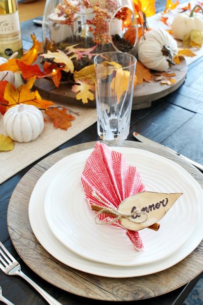 Easy Leaf Napkin Fold For Fall or Thanksgiving Tablescape - Clean and ...