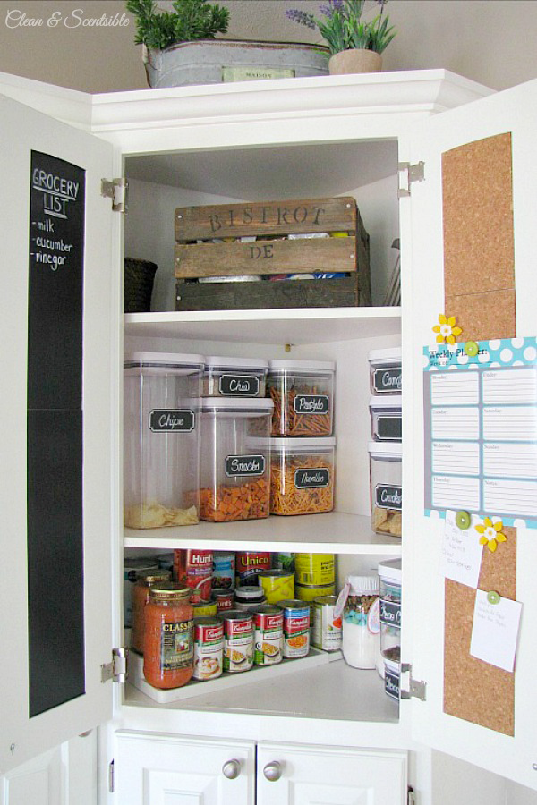 https://www.cleanandscentsible.com/wp-content/uploads/2018/01/Small-Pantry-Organization-8.png