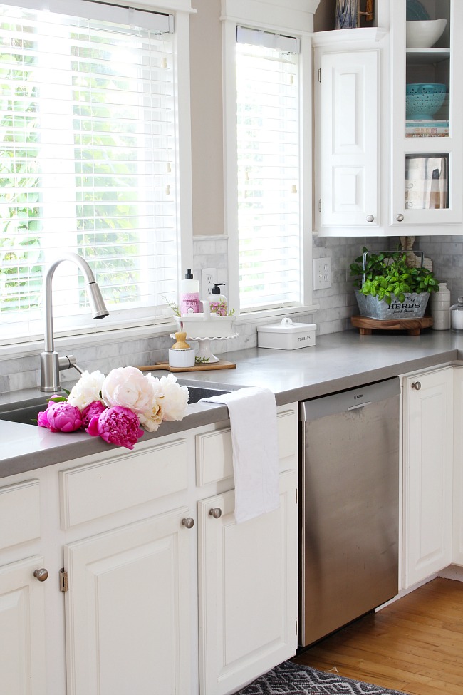 Summer Kitchen Decorating Ideas and Summer Home Tour - Clean and ...