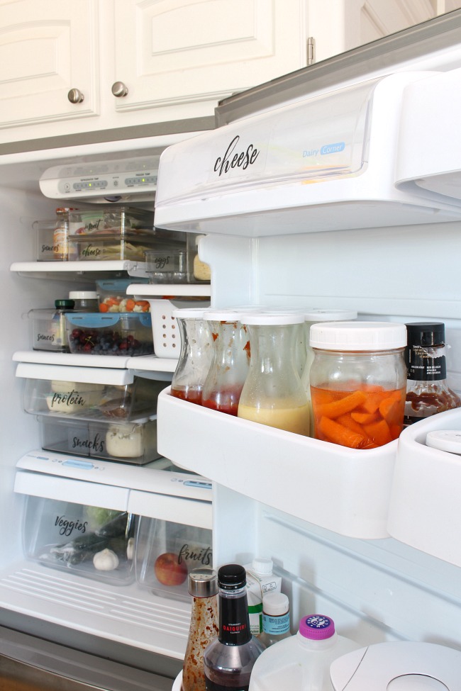 https://www.cleanandscentsible.com/wp-content/uploads/2018/08/Fridge-organization-using-jars-from-Clean-and-Scentsible.jpg