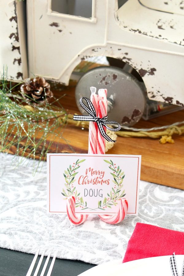 Christmas Printables - Free Printable Christmas Place Cards - Clean and Scentsible