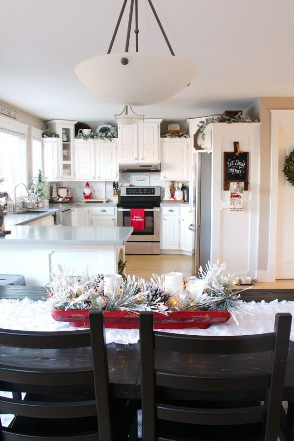 Christmas Kitchen Decor - Clean and Scentsible