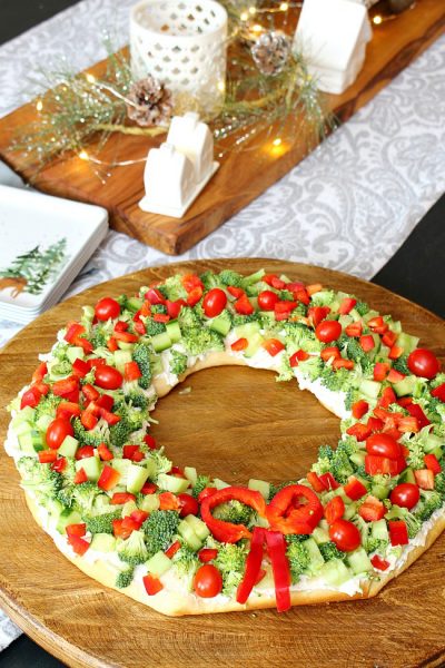 Christmas Appetizer - Christmas Wreath Veggie Pizza - Clean and Scentsible