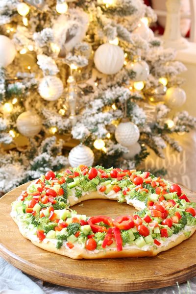 Christmas Appetizer - Christmas Wreath Veggie Pizza - Clean and Scentsible