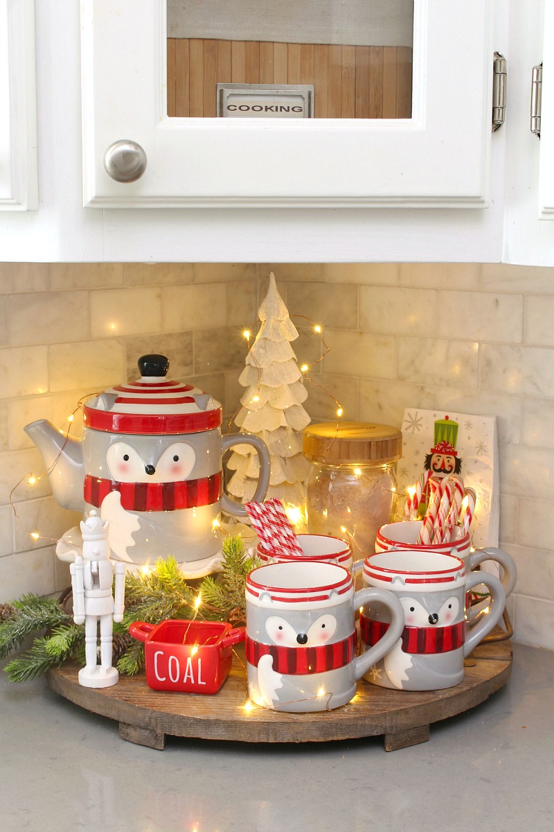 Simple Christmas Decor in the Kitchen - Organized Clutter