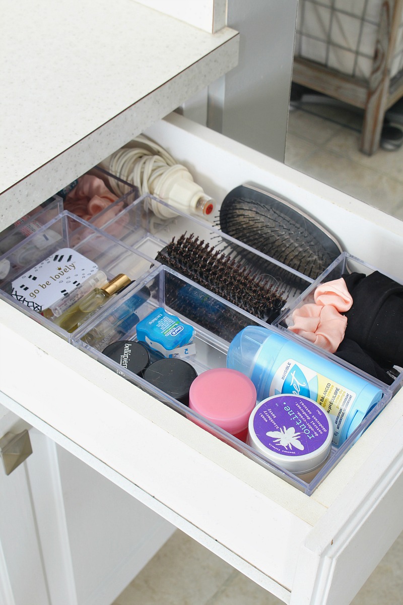 These 7 Bathroom Drawer Organizing Ideas Are the Easiest Way to