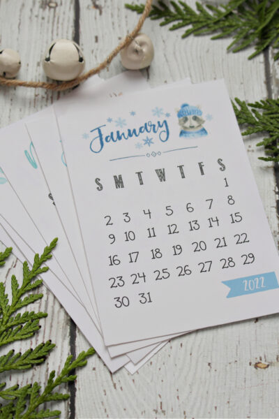 Free Printable 2022 Desk Calendar - Clean and Scentsible