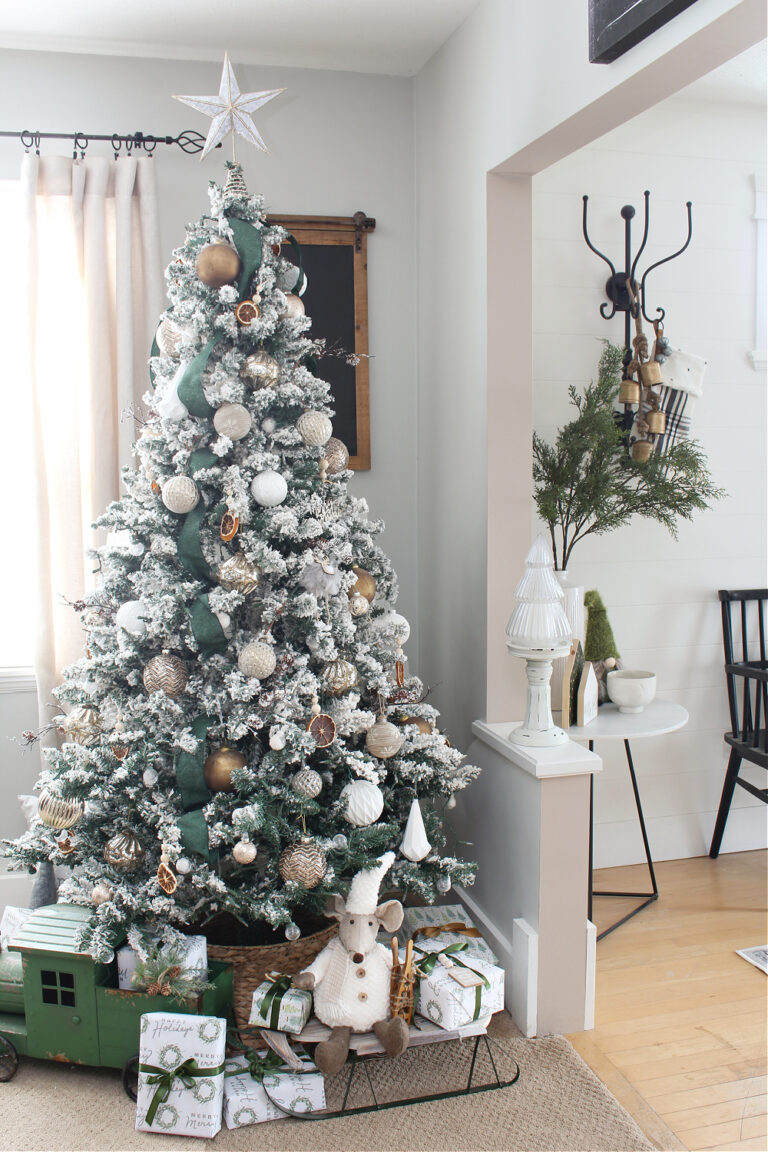 Christmas Dining Room with Amber - Clean and Scentsible